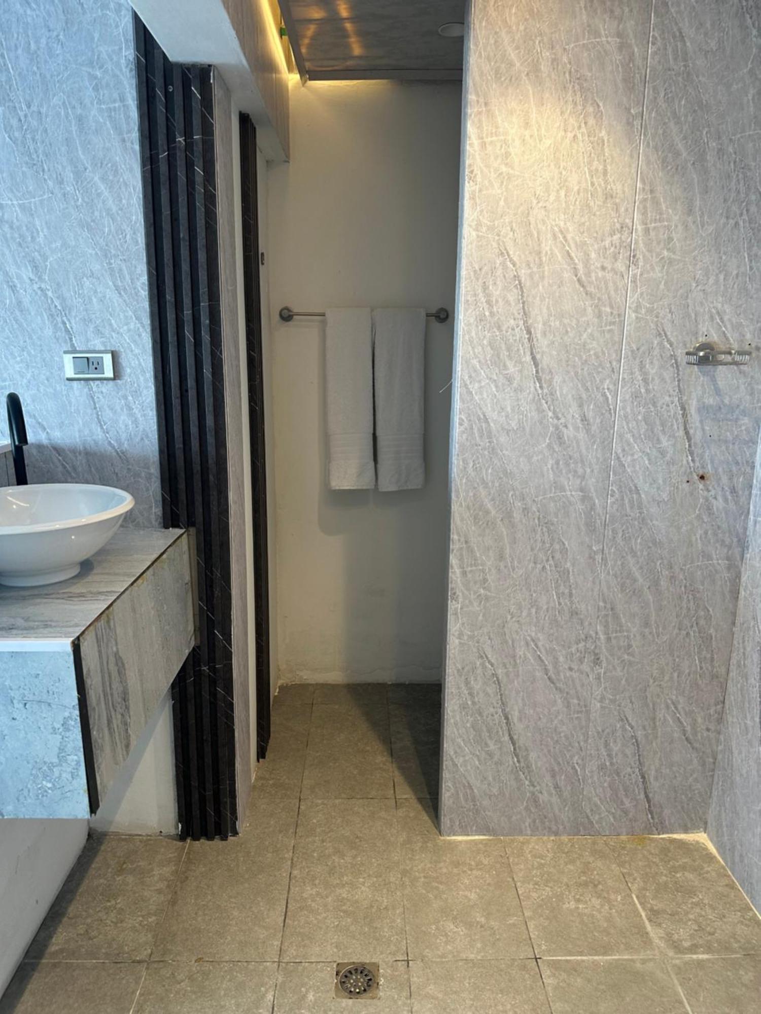 Jhonny Cay Collection Apartment